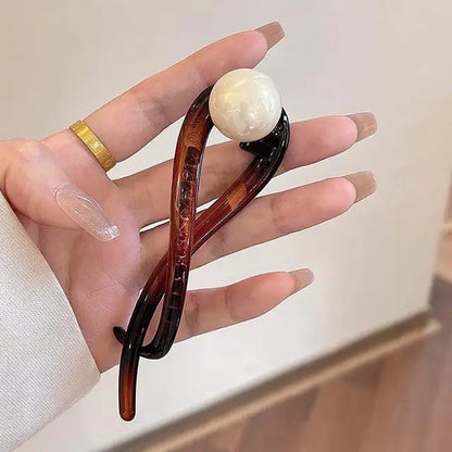 couleur Hvid perle / brun klemme — Snoet hårklemme med perle – vintage-klemme der holder tykt og langt hår