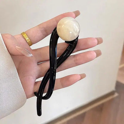 couleur Hvid perle / sort klemme — Snoet hårklemme med perle – vintage-klemme der holder tykt og langt hår