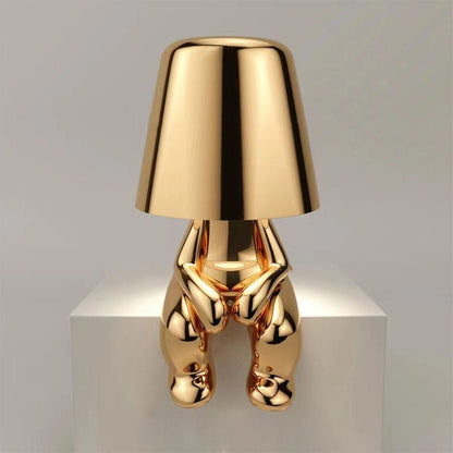 situation — Guldfigur Bordlampe – Trådløs LED-skulptur med touch-betjening