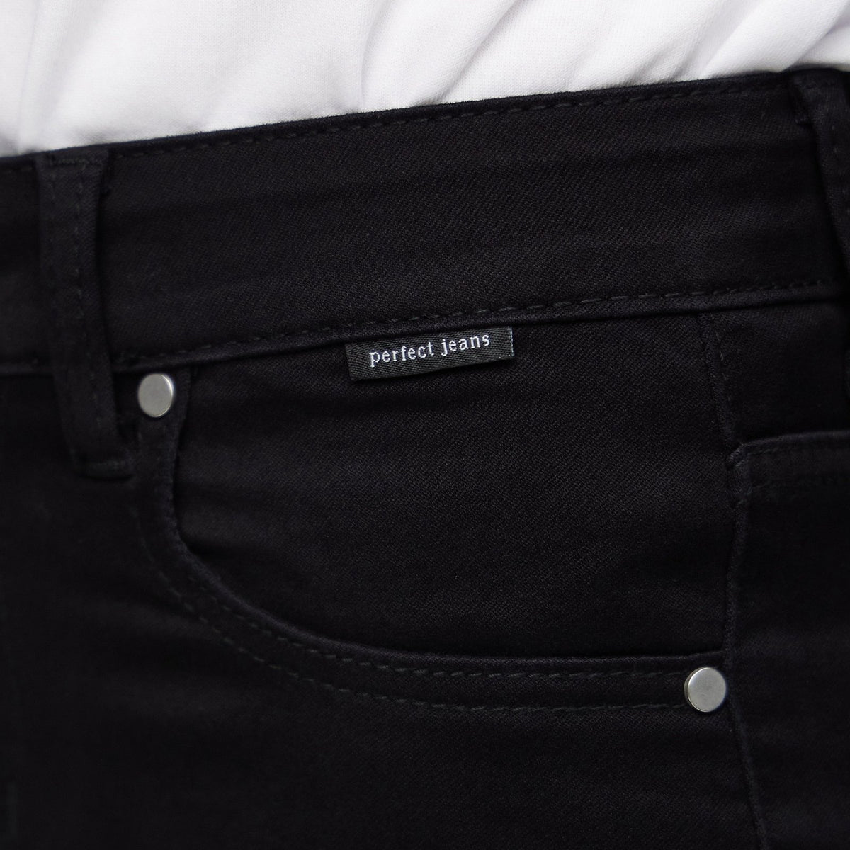 h-jtaljede-sorte-jeans-smal-pasform-med-stretch-1611-section1