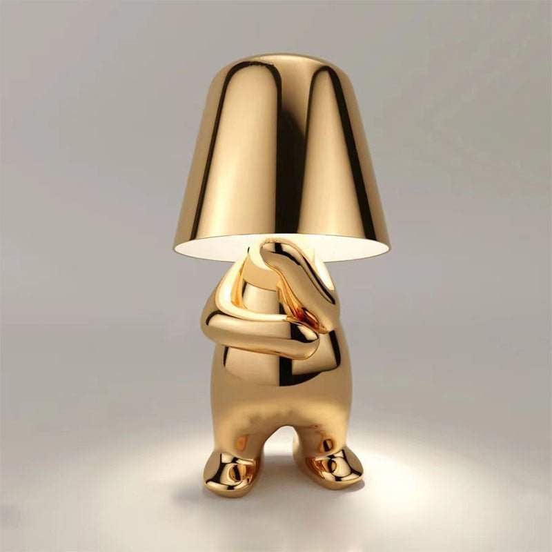 situation — Guldfigur Bordlampe – Trådløs LED-skulptur med touch-betjening