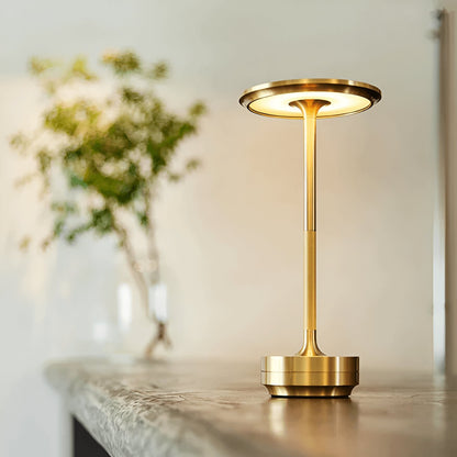 packshot — Lumora™ Trådløs Bordlampe i Metal – Touch & Genopladelig
