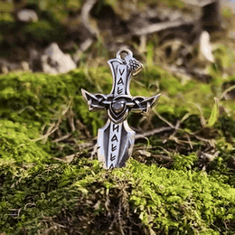 vikingesv-rd-vedh-ng-runer-r-d-hjertesten-1368-gifsec