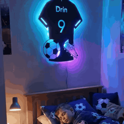 personligt-led-fodboldtr-je-til-v-ggen-med-eget-na-3152-gifsec
