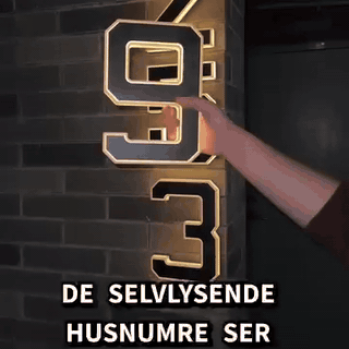 soldrevne-husnumre-med-lys-lyser-automatisk-fra-sk-2191-gifsec