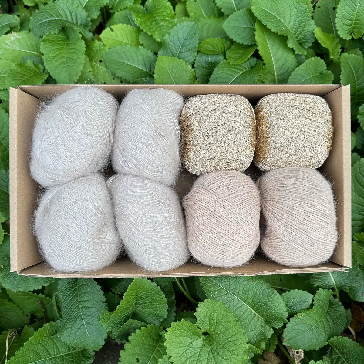 couleur Latte — SilkeSky™ Strikkekit – blødt mohair-sjal til begyndere, inkl. opskrift og 8 nøgler