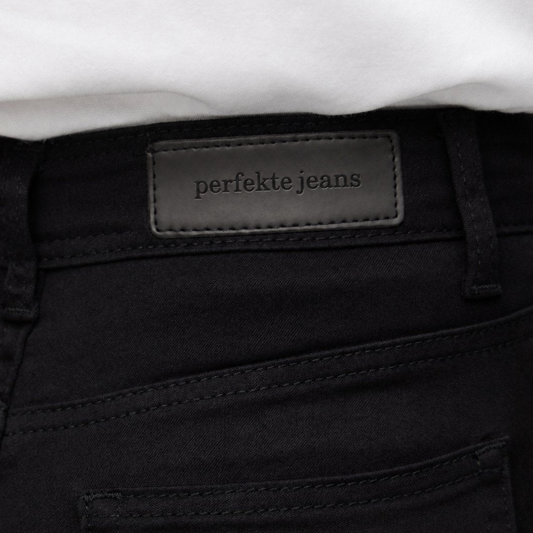 situation — Højtaljede sorte jeans – smal pasform med stretch