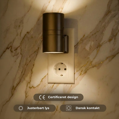 couleur Sort — Aftenlys™ – LED-væglampe til stikkontakten, der tænder af sig selv i mørke
