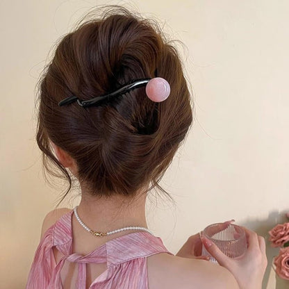 couleur Lyserød perle — Snoet hårklemme med perle – vintage-klemme der holder tykt og langt hår