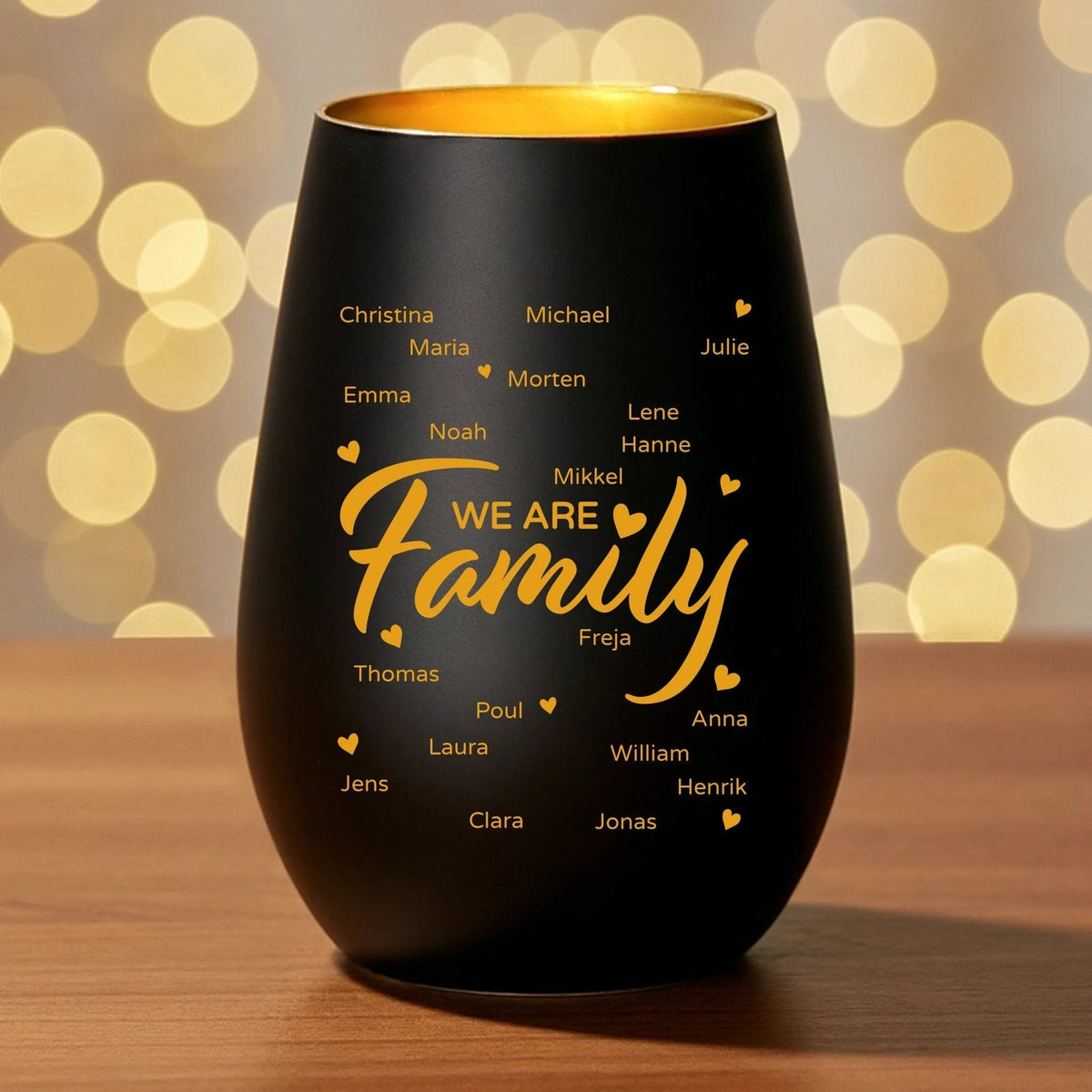 couleur Sort/Guld — Personlig lyslygte »We are Family« – med op til 10 navne