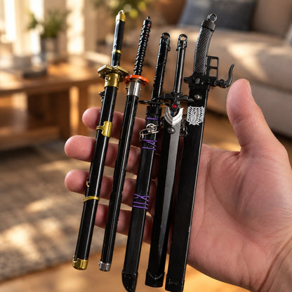 situation — Mini-katana sæt – 5 sværd i støbt metal med skede og nøglering