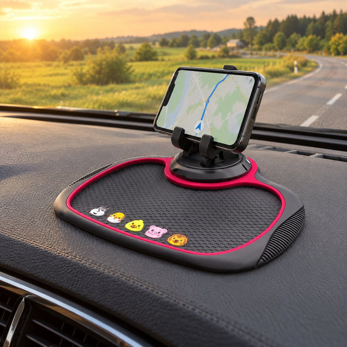 situation — GripMåtte™ – Skridsikker måtte til instrumentbrættet med 360° telefonholder og parkeringsnummer