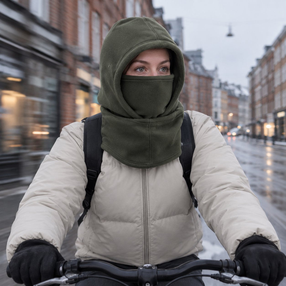 situation — Vinterbalaclava med hætte – hætte, ansigtsmaske og halsvarmer i ét