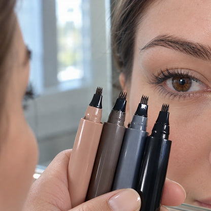 situation — Vandfast microblading-øjenbrynspen med 4-tandet gaffelspids