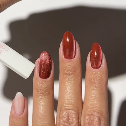 Cat Eye Gellak Rød — résultat client sur ongles